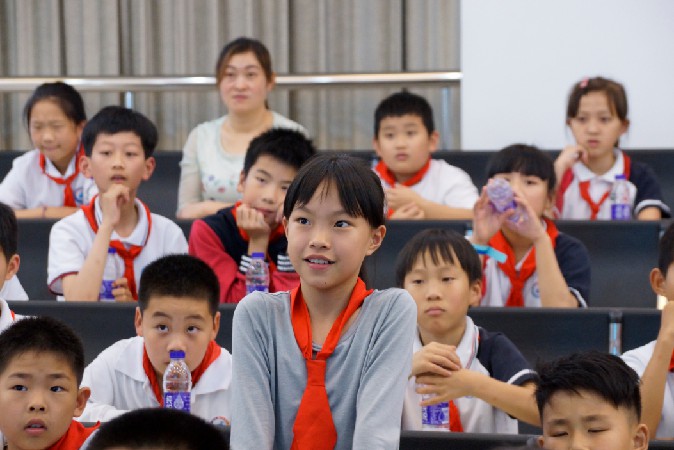 点赞 | 九亭二小“行走松江”，研学永大，躬行实践